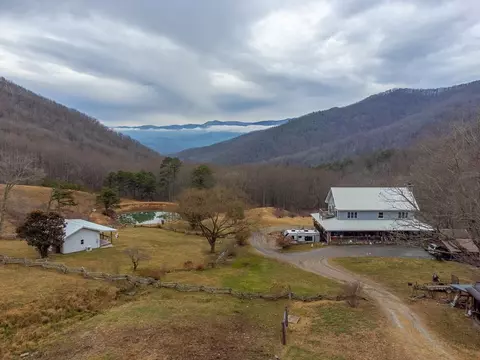 2535 Lakey Creek Rd, Franklin, NC 28734
