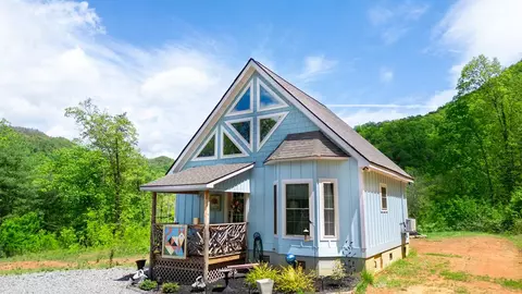 720 Cedar Creek Farms Rd, Tuckasegee, NC 28783