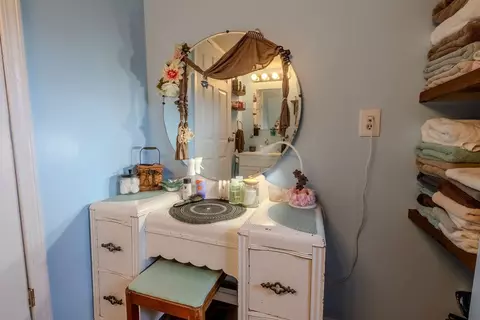 Bath - 567 Clyde Downs Rd, Franklin, NC 28734 photo 6 of 6
