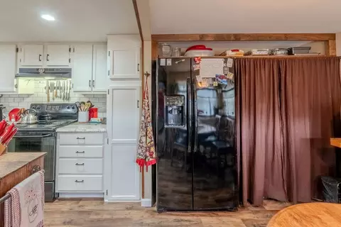 Kitchen - 567 Clyde Downs Rd, Franklin, NC 28734 photo 4 of 6