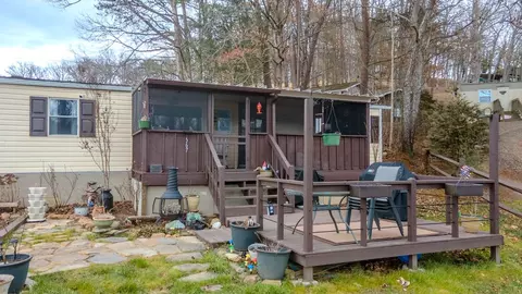 Exterior - 567 Clyde Downs Rd, Franklin, NC 28734 photo 3 of 13