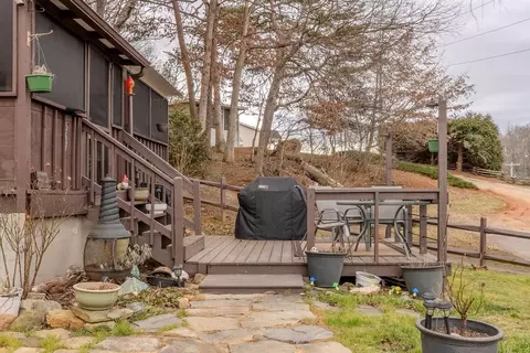 Exterior - 567 Clyde Downs Rd, Franklin, NC 28734 photo 4 of 13