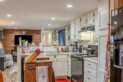 Kitchen - 567 Clyde Downs Rd, Franklin, NC 28734 photo 3 of 6