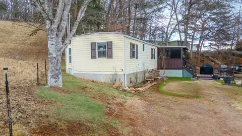 Exterior - 567 Clyde Downs Rd, Franklin, NC 28734 photo 11 of 13