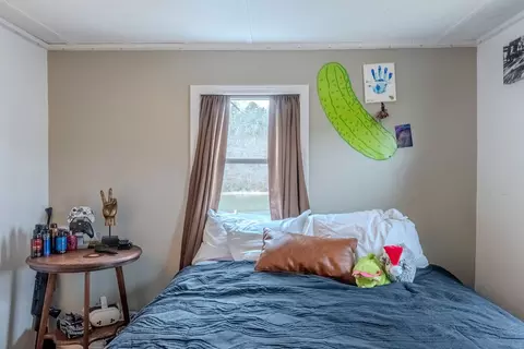 Bedroom - 567 Clyde Downs Rd, Franklin, NC 28734 photo 4 of 6