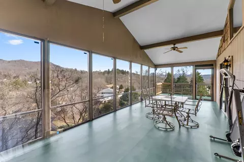 237 Emerald Hl, Franklin, NC 28734