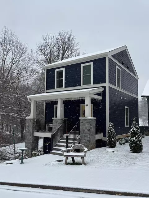 Exterior - 49 Village Cir E, Franklin, NC 28734 photo 5 of 9