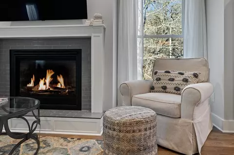 Living - 49 Village Cir E, Franklin, NC 28734 photo 2 of 2