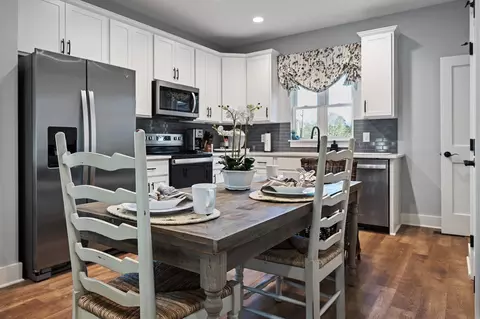 Kitchen - 49 Village Cir E, Franklin, NC 28734 photo 1 of 1