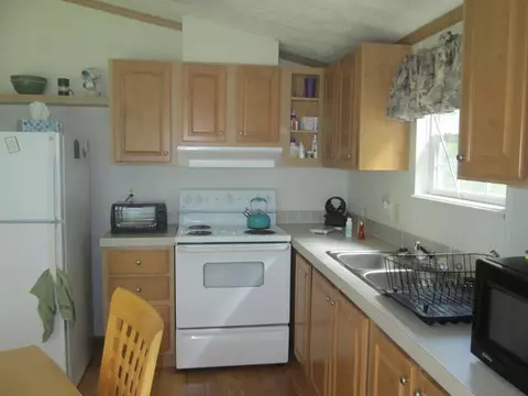 Kitchen - 130 Bent Pine Trl, Sylva, NC 28779 photo 4 of 4