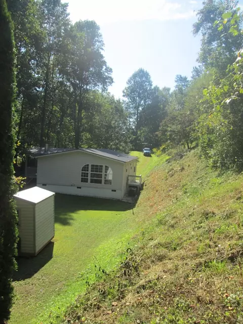 Exterior - 130 Bent Pine Trl, Sylva, NC 28779 photo 9 of 23