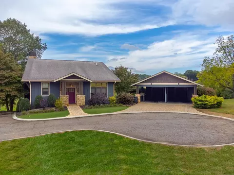 32 Lodge Vw, Franklin, NC 28734