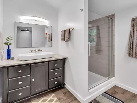 Bath - 70 Icicle Ridge Rd, Sylva, NC 28779 photo 1 of 4