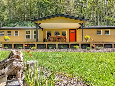 Exterior - 70 Icicle Ridge Rd, Sylva, NC 28779 photo 2 of 3