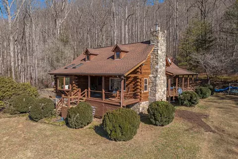 393 Carver Mountain Vly, Sylva, NC 28779