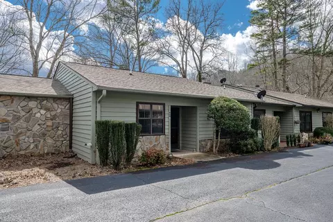 850 Country Club Dr, Franklin, NC 28734