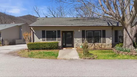 15 Plum Tree Ln, Franklin, NC 28734
