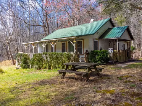 3808 Walnut Creek Rd, Franklin, NC 28734