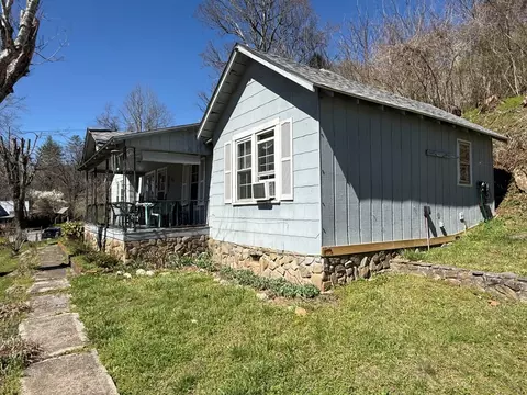 Exterior - 153 N River Rd, Dillsboro, NC 28725 photo 3 of 5