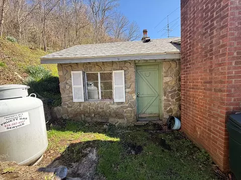 Exterior - 153 N River Rd, Dillsboro, NC 28725 photo 2 of 5