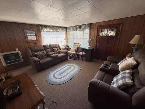 Living - 153 N River Rd, Dillsboro, NC 28725 photo 2 of 2