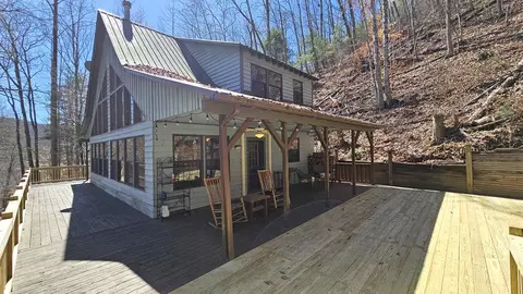 214 Beasley Mine Rd, Franklin, NC 28734