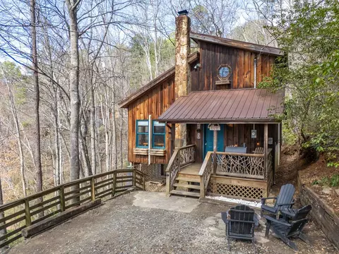 275 Conard Cir, Bryson City, NC 28713