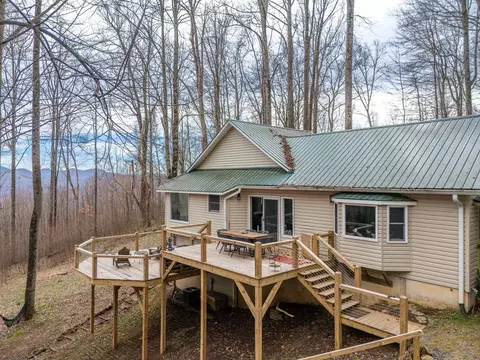 280 Big Boulder Trl, Sylva, NC 28779