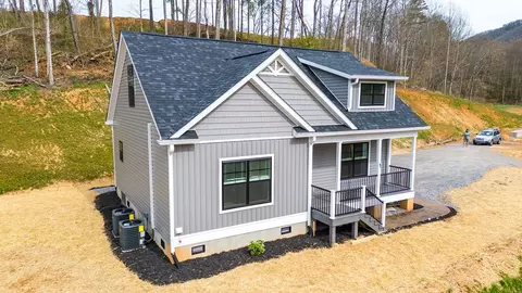 67 Patterson Dr, Dillsboro, NC 28725 photo 4