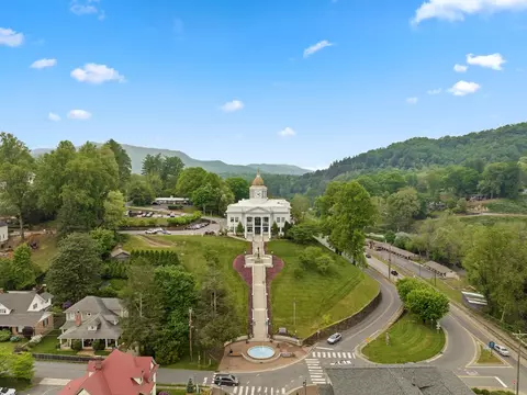 View/Area - 117 Jackson St, Sylva, NC 28779 photo 1 of 2