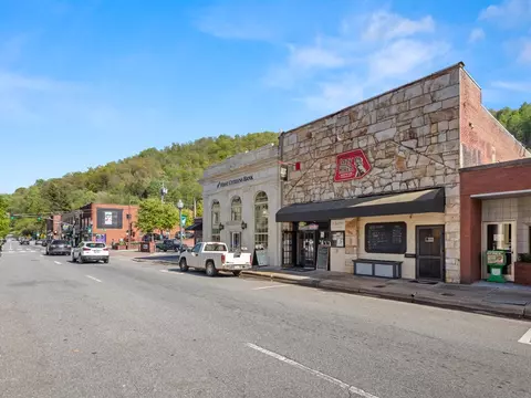 Exterior - 117 Jackson St, Sylva, NC 28779 photo 14 of 14