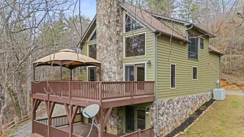 113 Cardinal Dr, Franklin, NC 28734