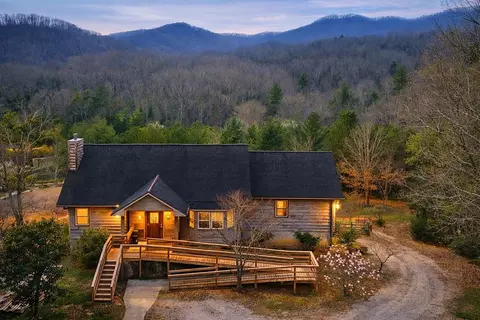 159 Kings Cove Rd, Franklin, NC 28734