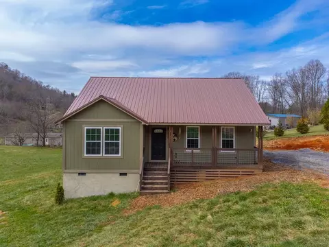 3240 Old Henson Cv, Canton, NC 28716