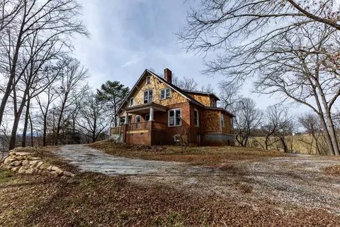 26 Sloan St, Franklin, NC 28734