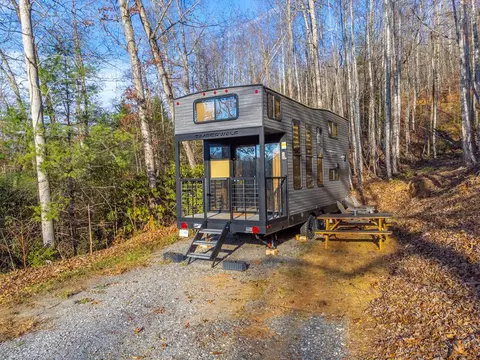 32 Corkill Ln, Franklin, NC 28734
