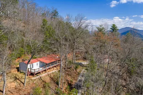 365 Fox Hollow Cir, Otto, NC 28763