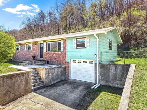255 Holly Hl, Bryson City, NC 28713