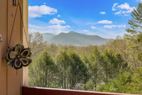 Exterior - 118 Dutton Dr, Franklin, NC 28734 photo 5 of 22