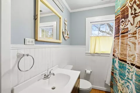 Bath - 118 Dutton Dr, Franklin, NC 28734 photo 1 of 2