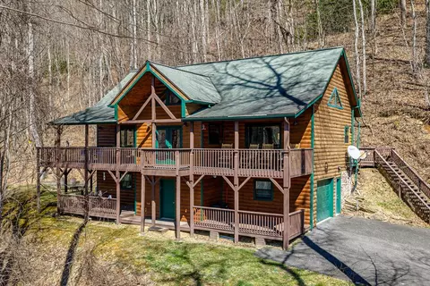 233 Sunset Pt, Bryson City, NC 28713