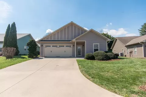 23 Riverwalk Cir, Hayesville, NC 28904