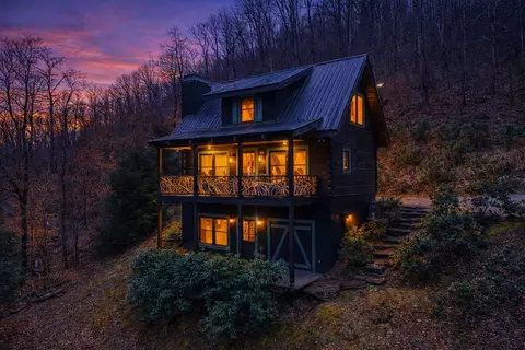 775 Tate Cove Rd, Hayesville, NC 28904