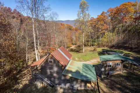 Exterior - 930 Copperhead Cv, Sylva, NC 28779 photo 2 of 9