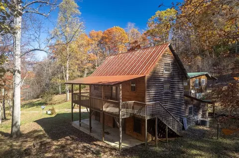 Exterior - 930 Copperhead Cv, Sylva, NC 28779 photo 7 of 9