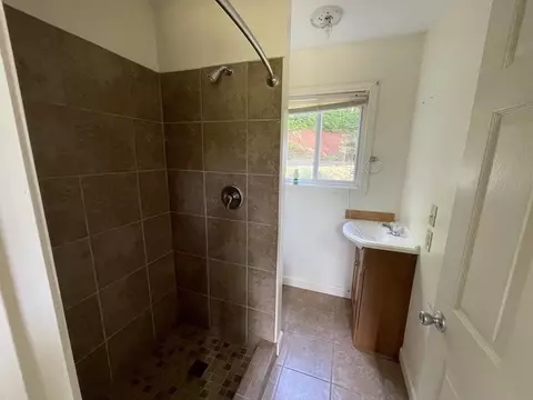 Bath - 930 Copperhead Cv, Sylva, NC 28779 photo 3 of 3