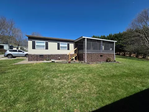 51 Pastureview Dr, Franklin, NC 28734