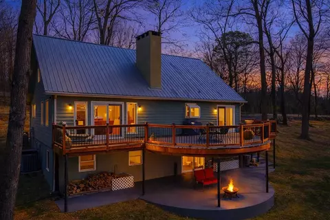 340 Woodhaven Dr, Franklin, NC 28734