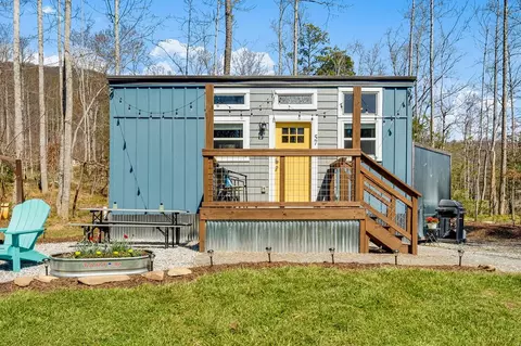 57 Tiny Home Dr, Hendersonville, NC 28792
