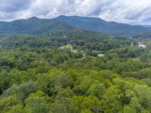 105 Marble Dr, Sylva, NC 28779 photo 2